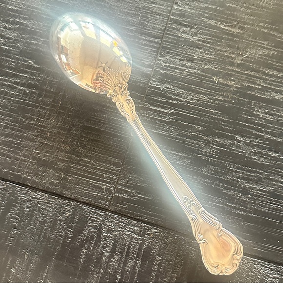 Gorham Chantilly STERLING SILVER Serving Spoon - Picture 2 of 4